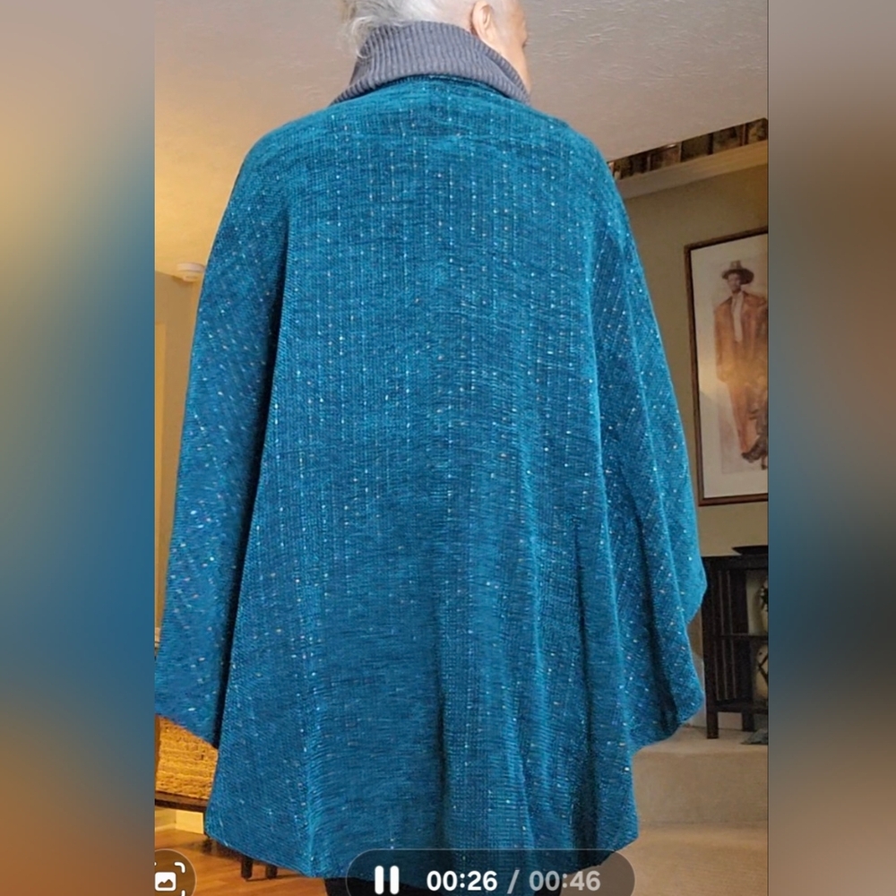 Sweater cape - Picture 3 of 4